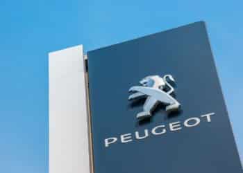 Imagem logo Peugeot - Créditos: depositphotos.com / rclassenlayouts