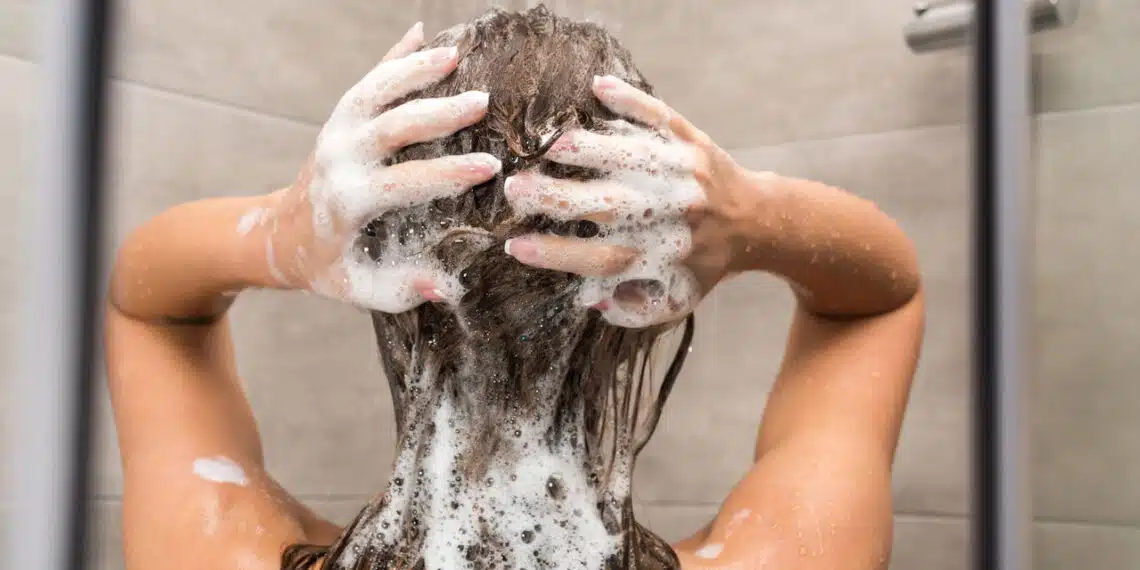 Anvisa proíbe comercialização de shampoos e sabonetes; Conheça as marcas afetadas