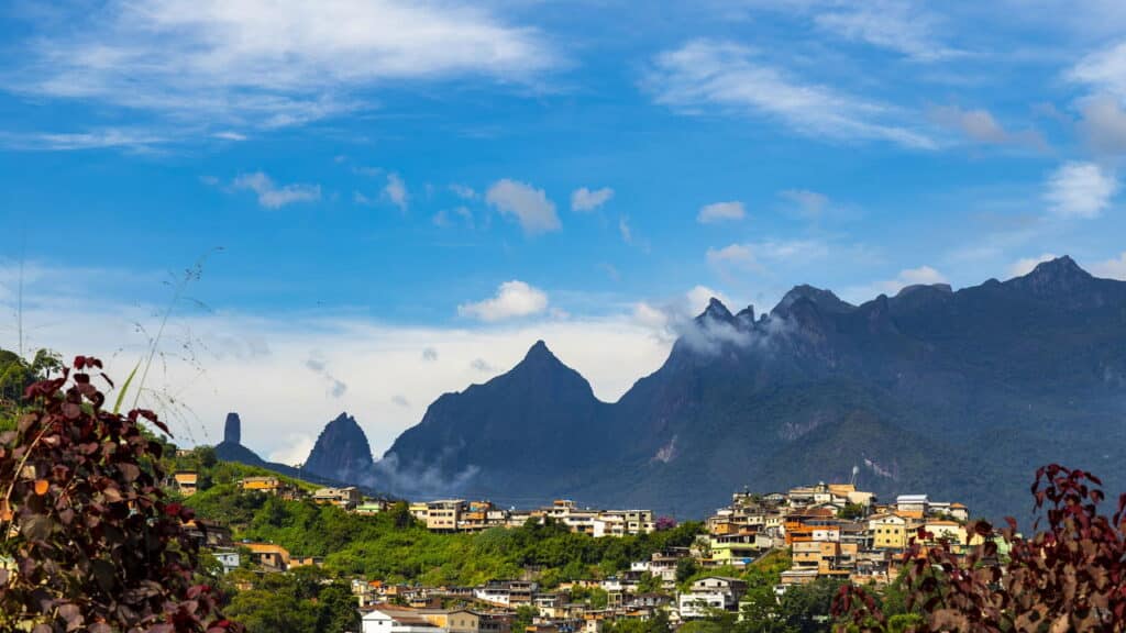 Obras da empresa Águas da Imperatriz são suspensas pela Prefeitura de Teresópolis e onda de reclamações vem à tona