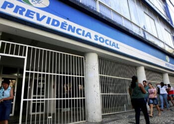 Trabalhadores brasileiros afastado pode manter o benefício do auxílio do INSS por tempo indeterminado