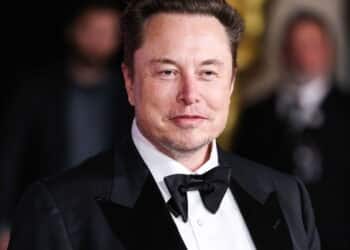 Elon Musk bate recordes com fortuna de US$ 429 bilhões!