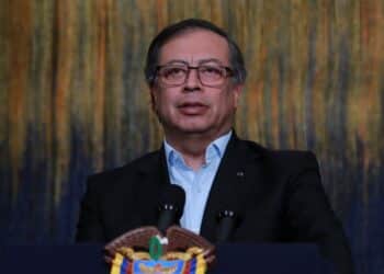 Líder opositor acusa Petro e Maduro de fazerem parte de uma mesma "rede criminosa" na Venezuela