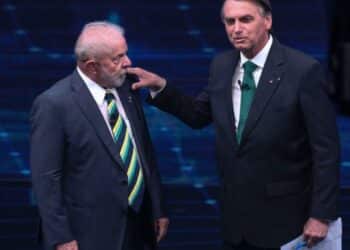 Nova pesquisa revela que Bolsonaro ganharia de Lula no 2º turno; veja números