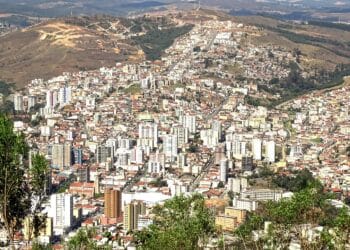 Vista da Cidade de Poços de Caldas - Foto: Wikipedia Commons