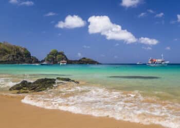 Brasil conquista a melhor praia do mundo, na frente do Havaí e o Caribe!