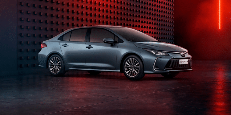 Toyota COROLLA ALTIS HYBRID - Foto: Divulgação