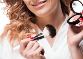A polarização nas tendências de beleza em 2025