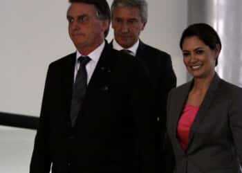 (INT) Brazilian President Jair Bolsonaro during the ceremony of arrival of the Relic of Emperor Dom Pedro I to the Planalto Palace. August 23, 2022, Brasilia, Federal District, Brazil: Brazilian President Jair Bolsonaro, the first lady, Michelle, and government ministers during a ceremony to receive the heart of Dom Pedro I, first emperor of Brazil, at Planalto Palace, in Brasilia, Federal District, on Tuesday (8) . The relic arrived at the headquarters of the Executive Branch of Rolls-Royce car. The reception also included a climb up the ramp amid military honors, including the participation of the Dragons of Independence, cannon salutes, presentations by the Smoke Squadron and hymns, such as the one for Independence, composed by D. Pedro I himself. Credit: Frederico Brazil/Thenews2 (Foto: Frederico Brasil/TheNews2/Deposit Photos)