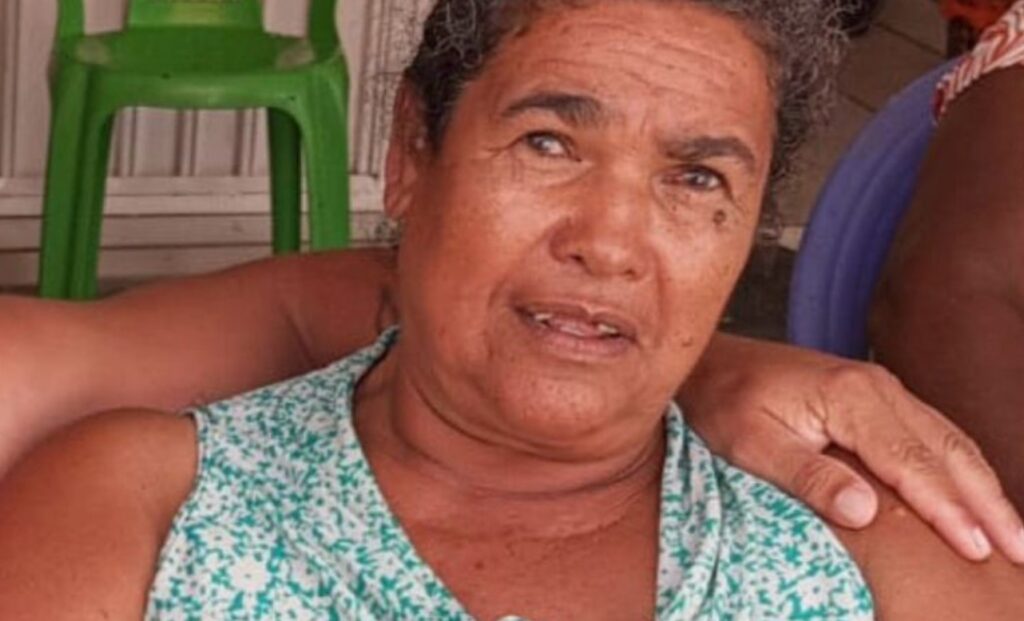 Mulher aceita marmita de estranho e morre envenenada