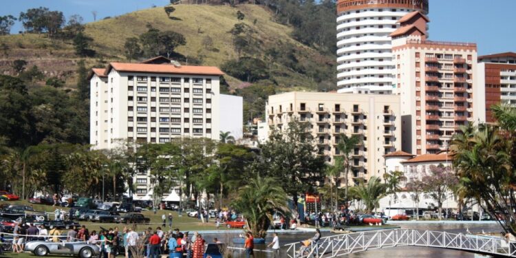 Moradores de cidadezinha ficam alarmados com mudança de Suzane von Richthofen