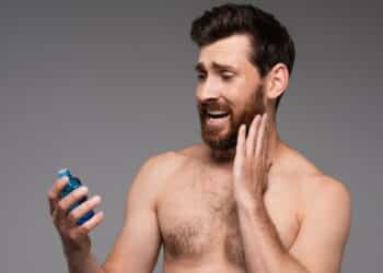 Anvisa faz novo alerta e anuncia proibição de produtos capilares e de limpeza