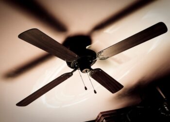 Comunicado acende alerta para quem usa ar-condicionado e ventilador neste calor