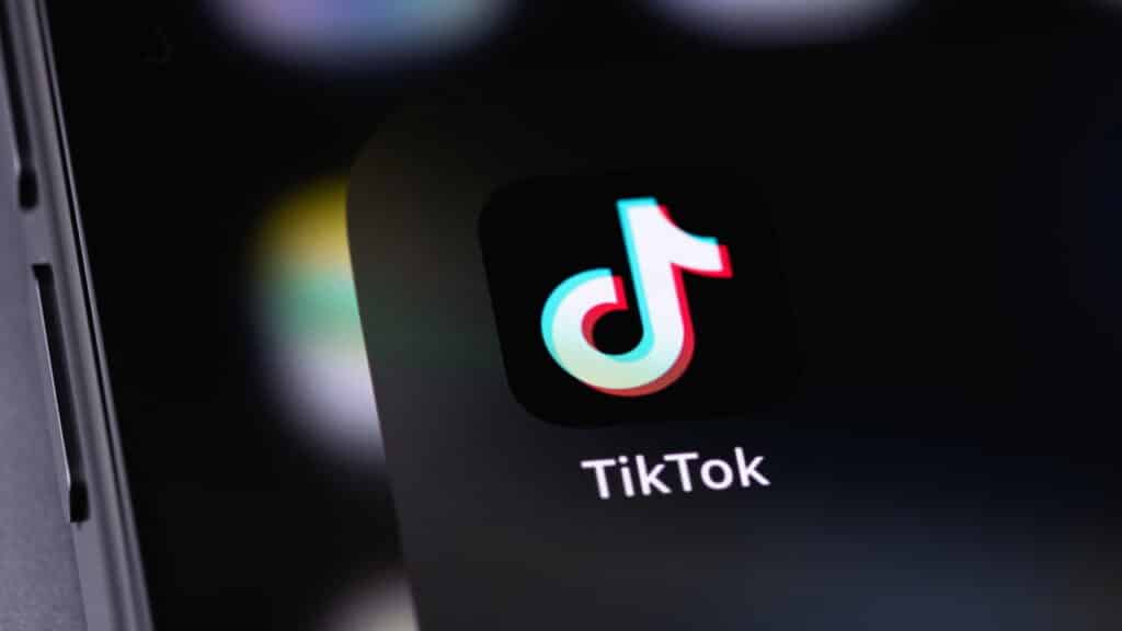 TikTok leva multa bilionária por repassar dados de usuários; entenda