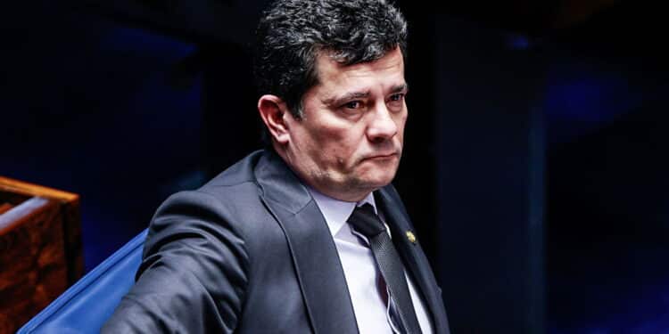 Sérgio Moro diz que votará contra Jorge Messias: "Não é o momento de botar mais um ministro do STF do Lula"