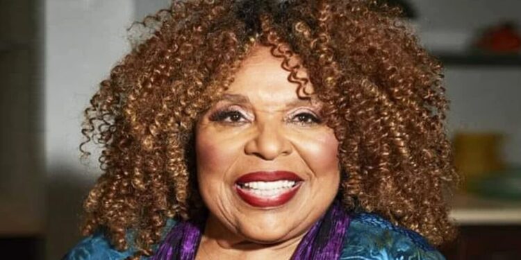 LUTO! Famosa cantora Roberta Flack tem morte confirmada