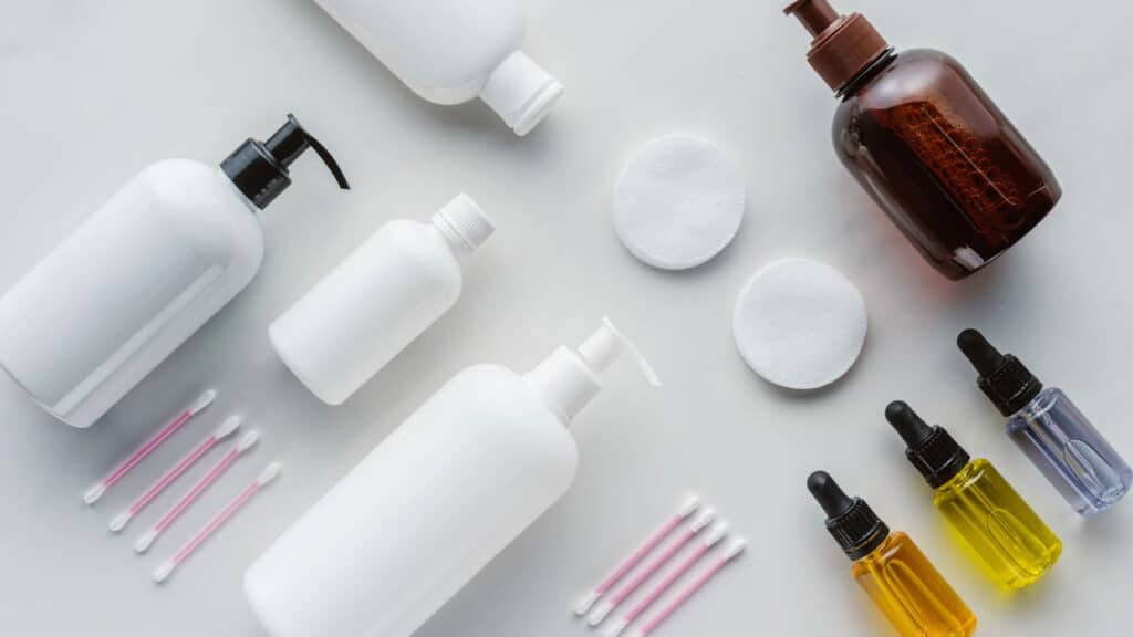 Anvisa manda recolher cosméticos irregulares e alerta consumidores sobre riscos