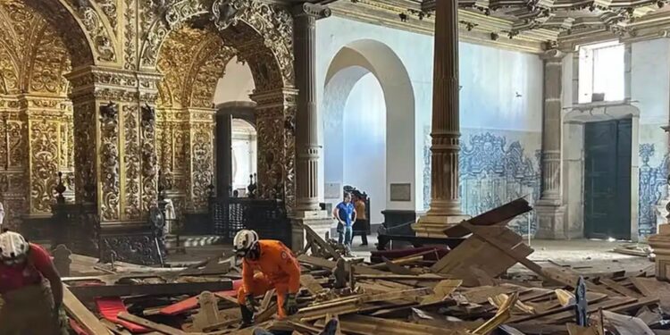 Tragédia em Salvador: teto de igreja histórica desaba