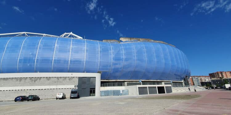 Estádio Municipal de Anoeta, denominado Reale Arena, recinto desportivo situado em San Sebastián e sede da Real Sociedad de Futebol - Créditos: depositphotos.com / Fotoadicta