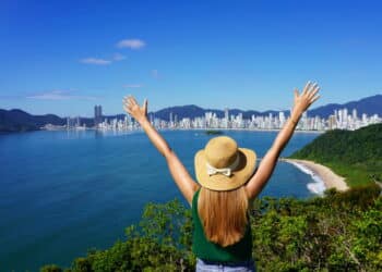 As 2 praias de Balneário Camboriú que são uma parada melhor que o Havaí!