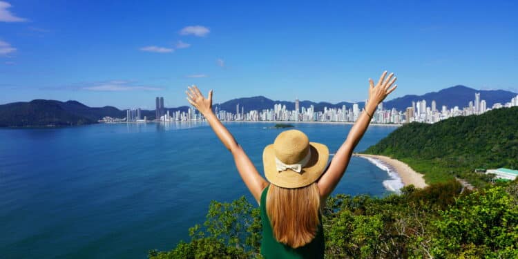 As 2 praias de Balneário Camboriú que são uma parada melhor que o Havaí!