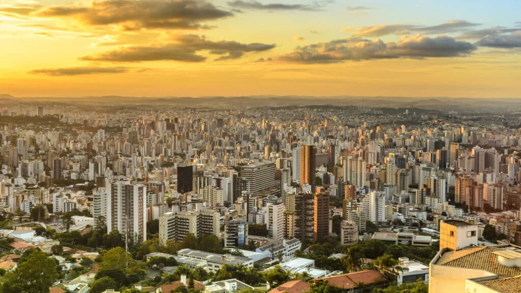 Descubra quais são as melhores cidades grandes para viver no Brasil em 2025!