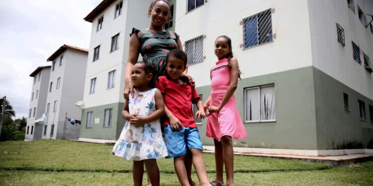 Adeus R$600, decreto do Bolsa Família em vigor traz 4 erros comuns que bloqueiam o benefício em 2025
