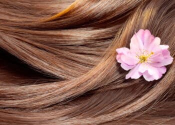 Imagem de cabelo hidratado - Créditos: depositphotos.com / MartiniDry