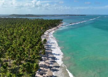 Você vai se surpreender! 3 praias perfeitas para crianças no Brasil