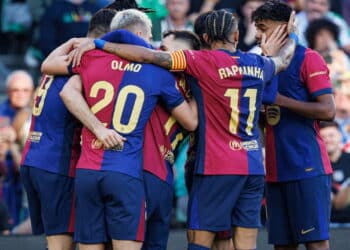 Equipe do Barcelona em campo pela LaLiga - Créditos: depositphotos.com / mrogowski_photography