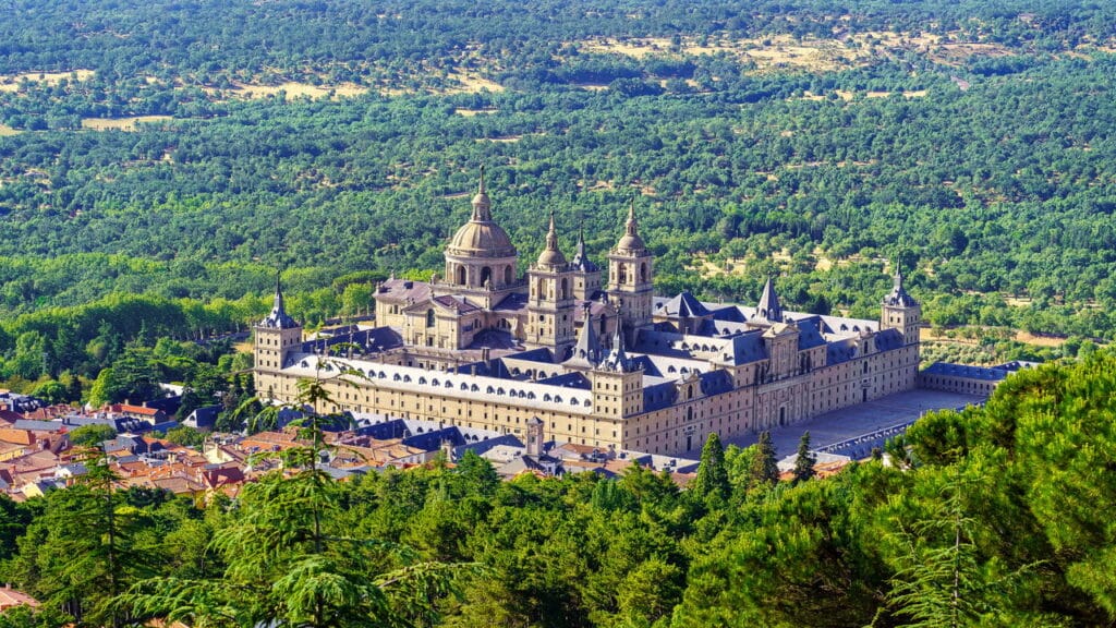 El Escorial foi um palácio residencial de Felipe II - Créditos: depositphotos.com / josemiguelsangar