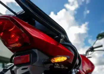 Nova moto da Honda custa apenas R$9 mil e promete ser a mais econômica do mercado. Confira!