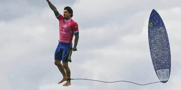 Gabriel Medina em sua participação nas Olimpíadas - Foto: AFP/Jerome Brouillet