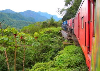 Descubra a oferta secreta para viajar na ferrovia Curitiba-Paranaguá antes que acabe!