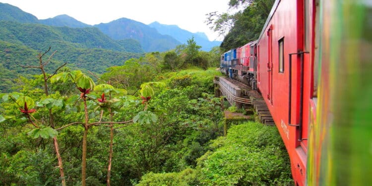 Descubra a oferta secreta para viajar na ferrovia Curitiba-Paranaguá antes que acabe!