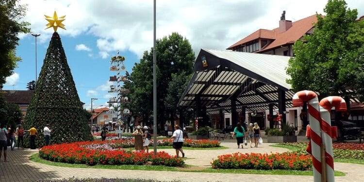 Praça das Flores em Nova Petrópolis - Fonte: Wikimedia Commons