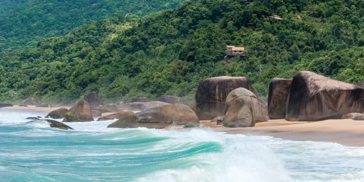 Praia de Trindade - Paraty, estado do Rio de Janeiro - Créditos: depositphotos.com / xura