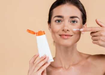 O guia definitivo para escolher o melhor fator solar para o rosto