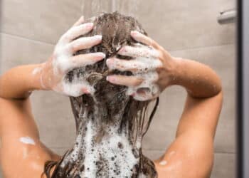 Shampoo popular é proibido em todas as prateleiras pela Anvisa por risco à saúde