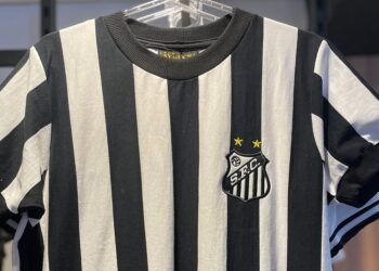 Camisa do Santos - Foto: Instagram / @santosstore.oficial