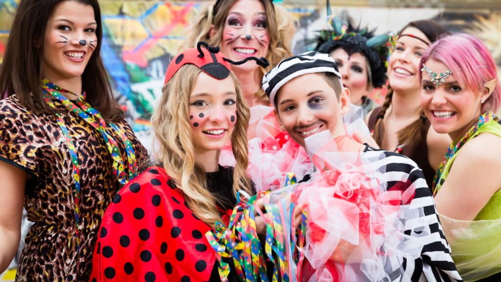 Folia com estilo! Curta o carnaval e se mantenha dentro na moda