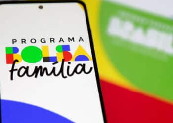 NOVO pagamento de R$800 do Bolsa Família 2025 deixa beneficiários em festa!