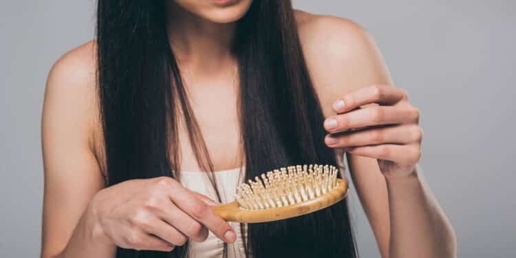 "Atenção! Este alimento pode estar acelerando sua queda de cabelo"