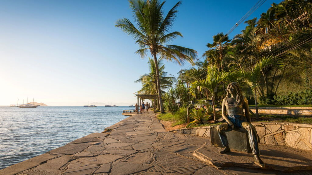 Orla marítima de Búzios, no estado do Rio de Janeiro - Créditos: depositphotos.com / dabldy