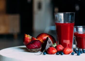 Suco poderoso para imunidade e coração! A receita com 3 frutas que você precisa provar