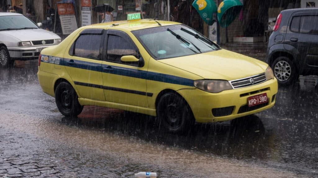 Táxi brasileiro no Rio de Janeiro - Créditos: depositphotos.com / luizsouza