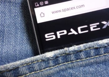 Explosão de nave da SpaceX força avião da Iberia a declarar emergência; entenda