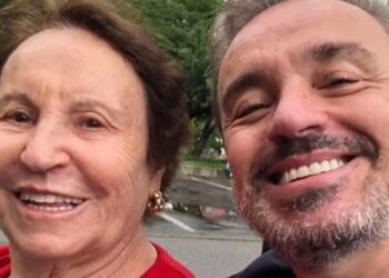 Mãe de Gugu Liberato é internada às pressas em São Paulo