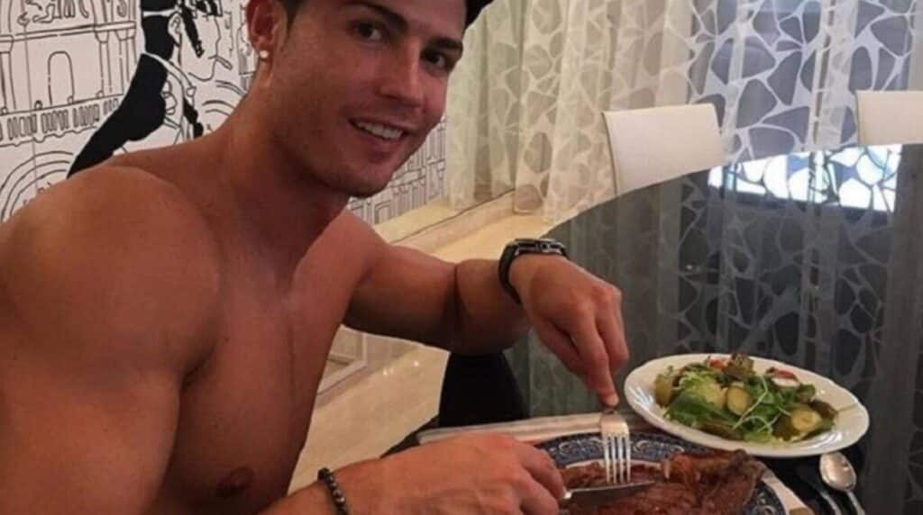 Revelado! Conheça a dieta de Cristiano Ronaldo de que você pode continuar gastando pouco