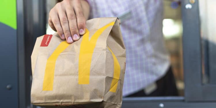 Fast-food surpreende e ultrapassa McDonald's como maior rede em número de lojas