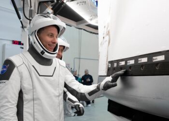 O que um astronauta sente ao voltar à Terra? Veja a resposta inusitada